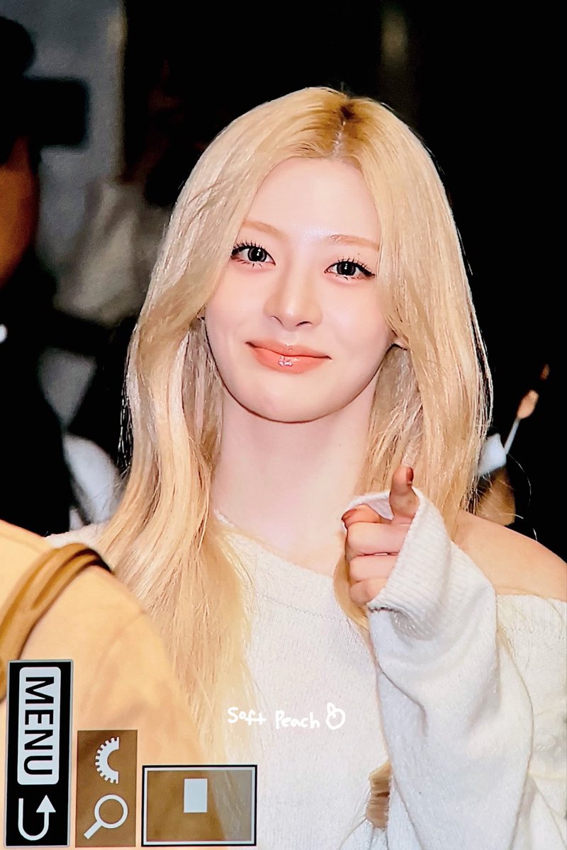 soft peach tweet media