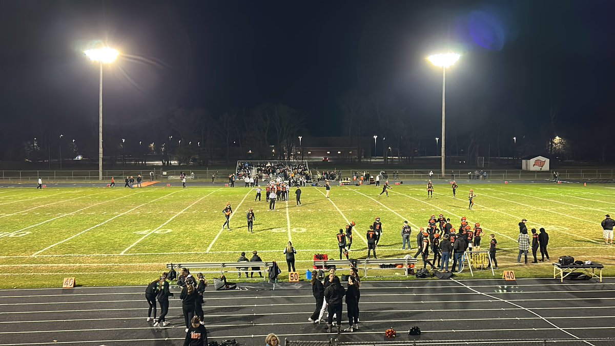 Brady_Beedon's tweet photo. Not many places have that old school Friday night lights feel like Almont. Join @jkoch_12 and myself for Almont and Marine City as a wooden mitten gets handed out! https://t.co/YCbpxJFqUA