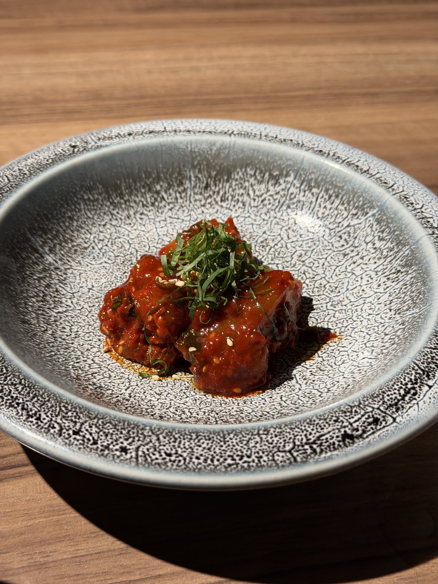 ryowada563's tweet photo. 今週から焼NIQで佐渡の『キムチの家』の人気商品『佐渡サーモンのキムチ』が食べれます。
シンプルにご飯に乗せても美味いけど、この商品で色々試してみたいなー

#キムチの家
#焼NIQ
#佐渡牛
#佐渡牛焼肉
#サーモンキムチ https://t.co/skN3qVhAsI