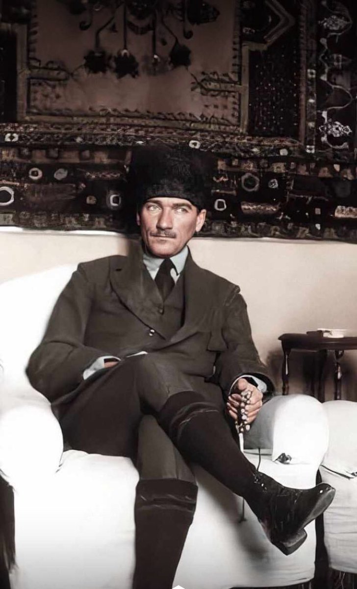 Benim Ulu Önderim Liderim Başkomutanım Gazi Mareşal Mustafa Kemal Atatürk Edirneye son ziyaretinde Menemen ve çevresindeki olayları üzüntü ile öğrenip Kubilay ve iki mahalle bekçisinin şehit edildiğini öğrendiğinde gerekeni yapın demiştir ve on kasımlarda izinli olduğumda saygımı
