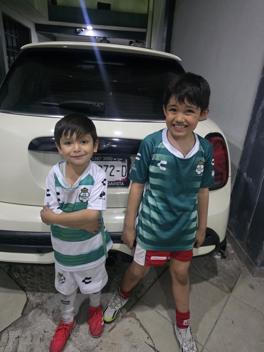 APoecraft's tweet photo. @ClubSantos mi hijo y sobrino hay entraron a Santos, si pudieran ayudar con un video de Acevedo para que los motive https://t.co/5H3SYr4Dbu