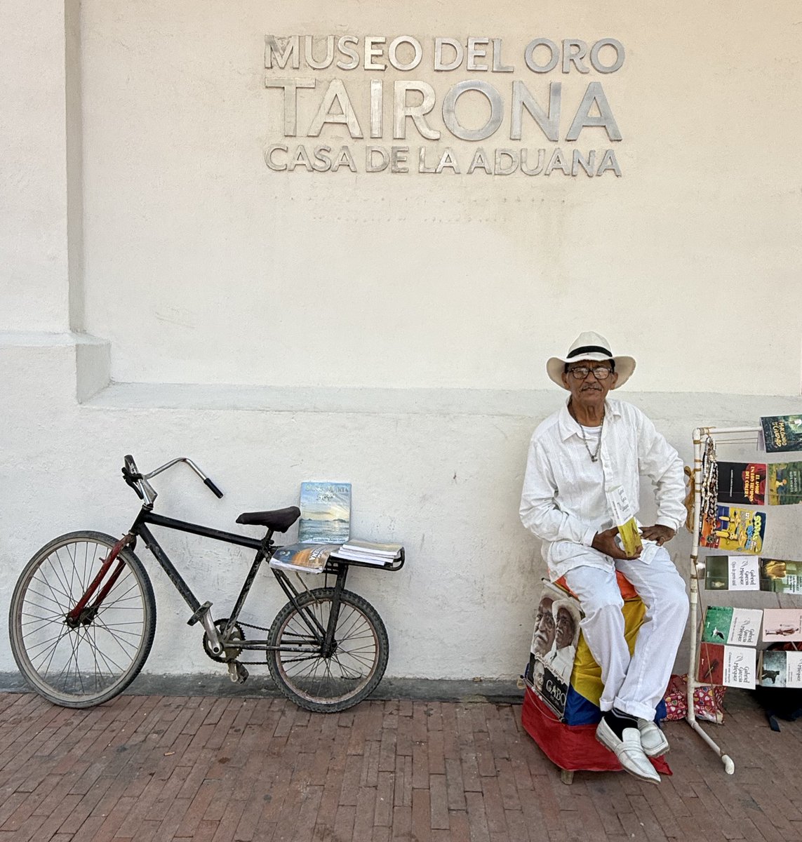 AgendaCAF's tweet photo. ¡#CAFPresente en Conexiones Caribe!
“El Caribe tiene lo que el futuro demanda: diversidad, talento y una visión que une. Su desarrollo no es solo una aspiración regional, sino una contribución al mundo”.
Así lo aseguró Rodrigo Peñailillo, representante de CAF en Colombia, durante la apertura del XII Seminario Internacional #ConexionesCaribe, quien recalcó el compromiso del banco con este territorio.
“Un respaldo que va más allá del financiamiento y se centra también en acompañamiento técnico, promoción del conocimiento y fortalecimiento de las capacidades que permiten transformar proyectos en oportunidades reales”.
Peñailillo destacó, así mismo, el papel de CAF en el fortalecimiento de la alianza birregional entre Latinoamérica y el Caribe con Europa, a propósito de la IV Cumbre CELAC-UE.