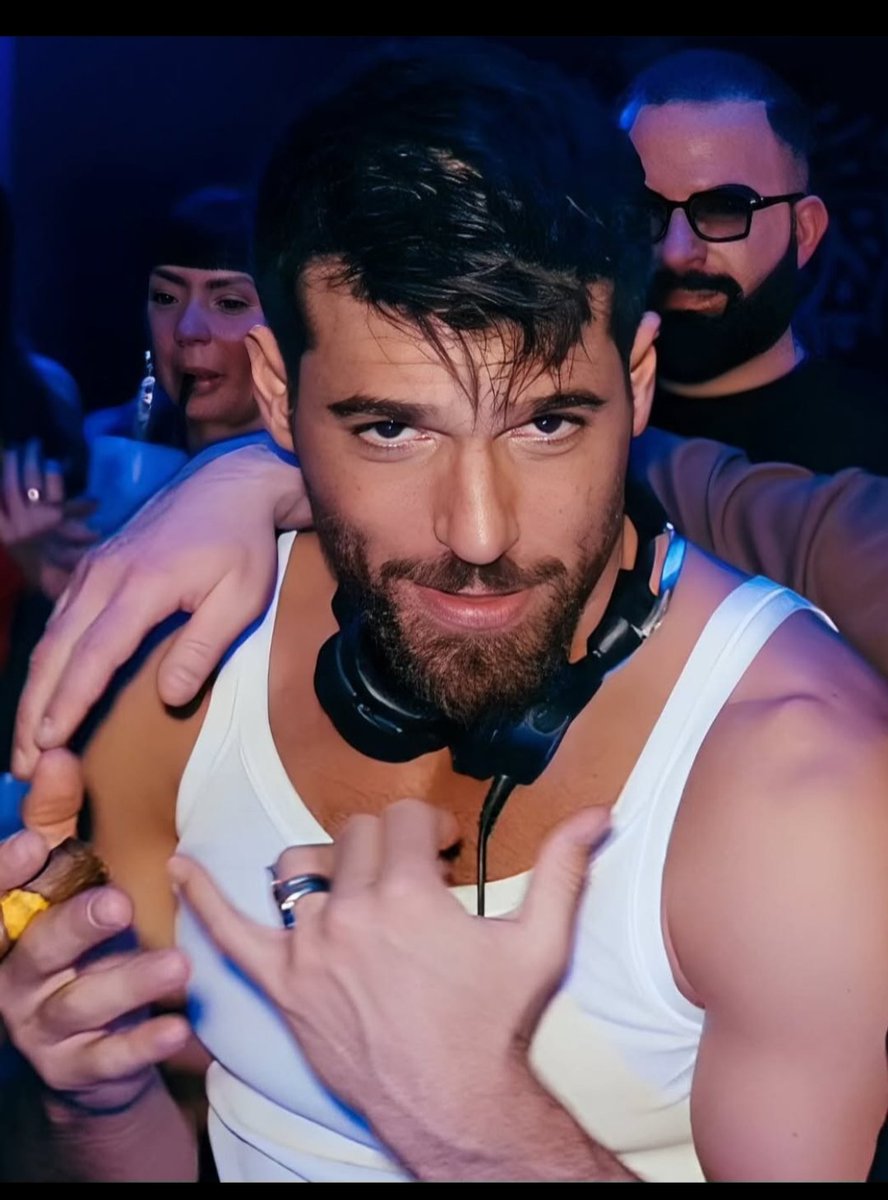 Auguri al nostro Bay Yanlış 😍

#HappyBirthday36CanYaman