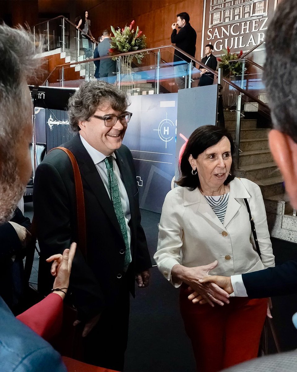 ⚖️ La presidenta subrogante de la <a href="/CorteNacional/">Corte Nacional de Justicia</a> de Justicia, Dra. Enma Tapia <a href="/EnmaTapiaRivera/">Enma Tapia Rivera</a>, y las juezas de la #SalaLaboralCNJ, Dra. Consuelo Heredia y Dra. Katerine Muñoz <a href="/katemusu/">Katerine Muñoz S</a> participaron en el "Primer Congreso Internacional de Derecho Constitucional y del Trabajo",