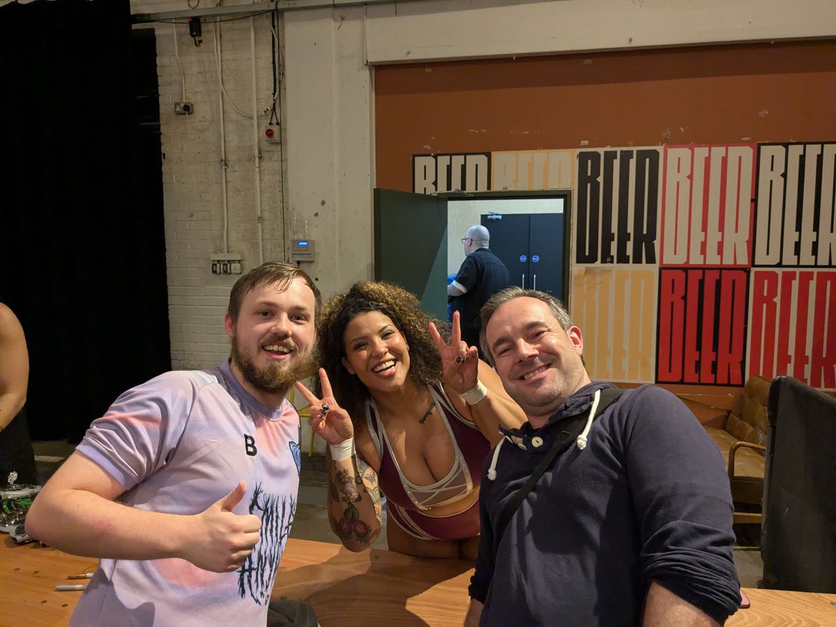 I love this shit

What a night of fun