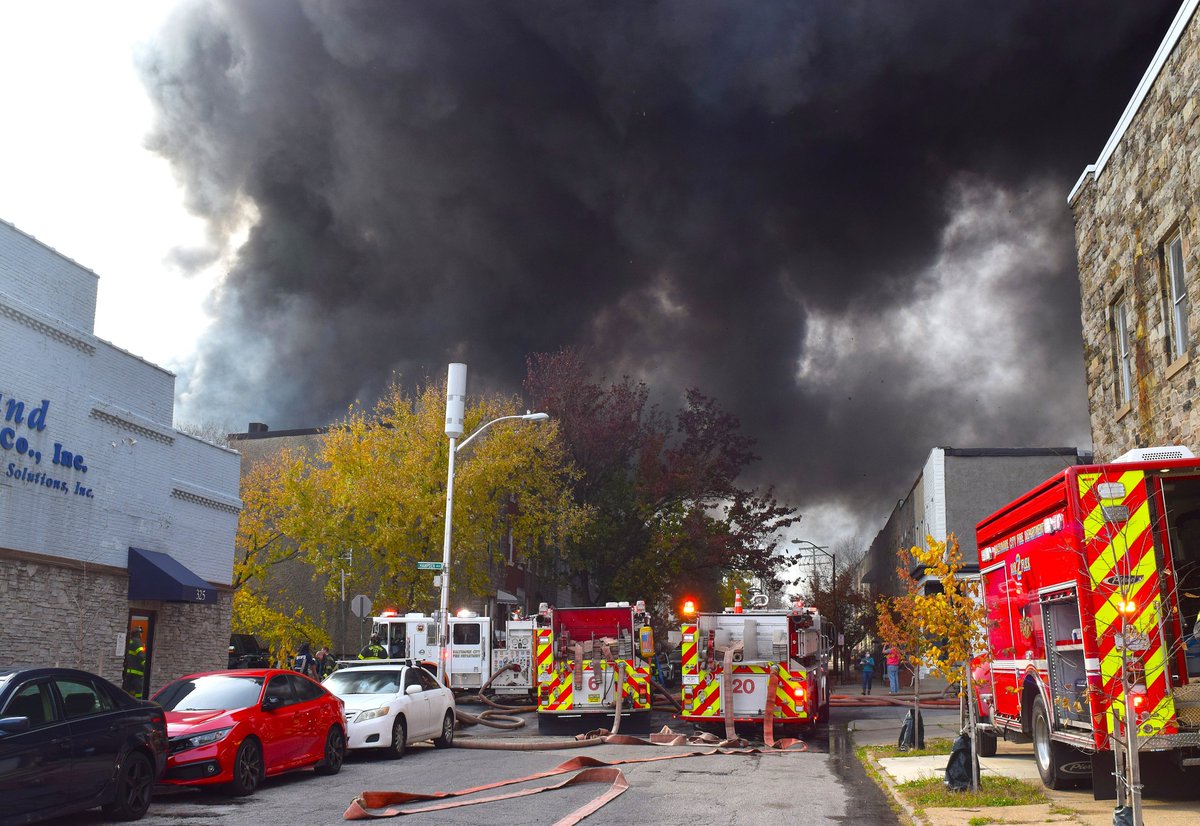 LtPaulFcb's tweet photo. A few photos of today's 4th alarm of fire at Hampden &amp; 23rd Street. @BaltimoreFire @Local734 @officers964 https://t.co/DlF1RYef3j