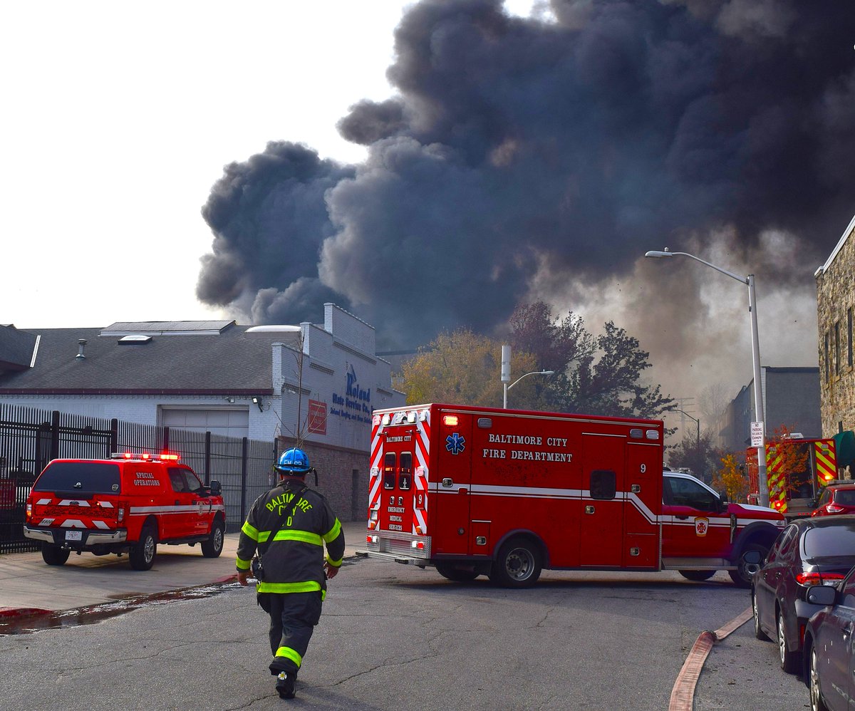 LtPaulFcb's tweet photo. A few photos of today's 4th alarm of fire at Hampden &amp; 23rd Street. @BaltimoreFire @Local734 @officers964 https://t.co/DlF1RYef3j