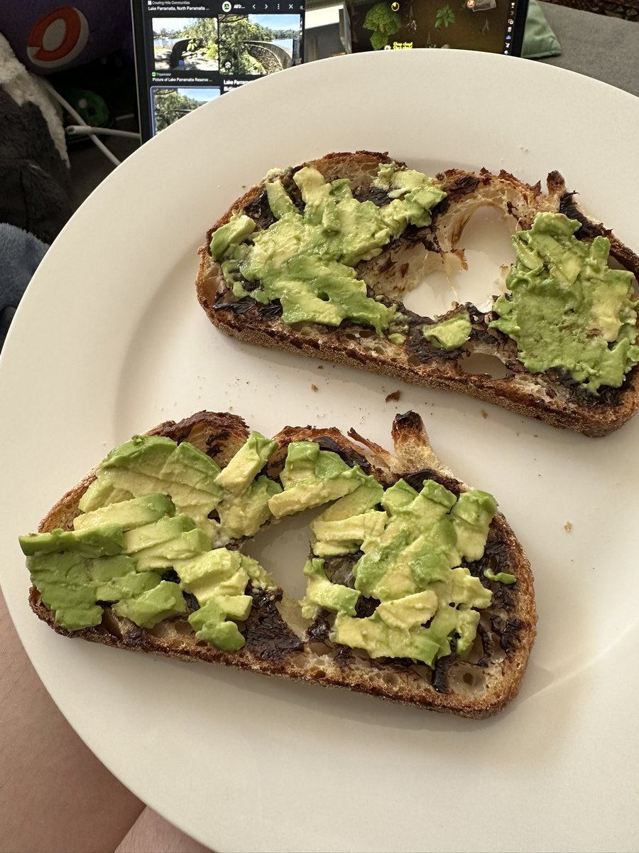beersmoker93's tweet image. my toast #toast #hole