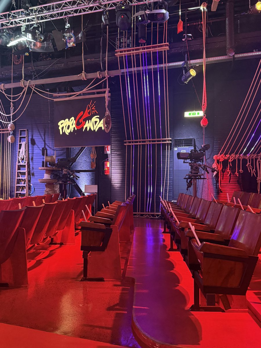 Grazie a tutti qui e lì.

Grazie davvero
al Cardinale Matteo Zuppi <a href="/Pennacchiiiii/">andrea pennacchi</a> <a href="/Mica_Millar/">Mica Millar</a>
Monir Ghassem <a href="/alessiomarzilli/">Alessio Marzilli</a> 

A venerdì prossimo, sempre e comunque <a href="/La7tv/">La7</a> <a href="/welikeduel/">Propaganda Live</a> #propagandalive