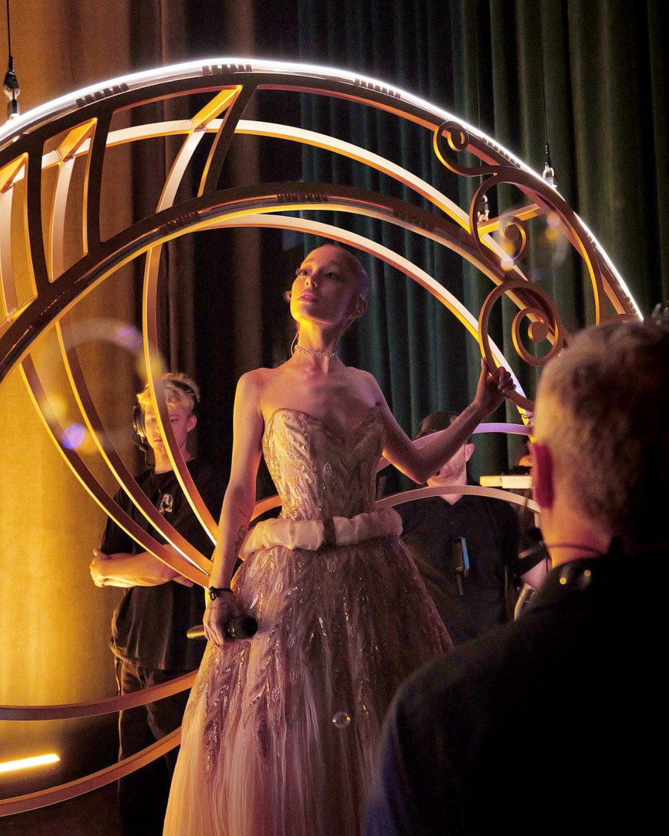 みるひ🏰新刊通販中 (@ddddmilkdddd) / Posts / X