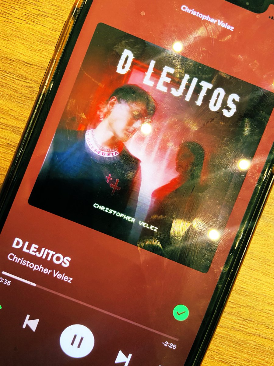 Holi me llamo Estrella y tengo 20 añitos y soy mexicana y sigo a Chris desde el 2017 y obvio mi parte favorita es “ Sube fotos pa que la vea  y yo pendiente de todo lo que postea💋

INTEGRACIÓN VELERZ 🚀
#Dlejitos <a href="/christophervele/">Christopher Velez 🔺</a>