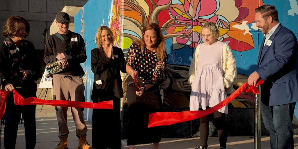 ArapahoeCC's tweet image. Thanks to everyone who joined us this afternoon at ACC for the unveiling of our first-ever mural titled "Roots of Learning, Wings of Growth" (created by Colorado-based artist Shania Lauren Cissell). #LocalArt arapahoe.edu/blog/accs-firs…