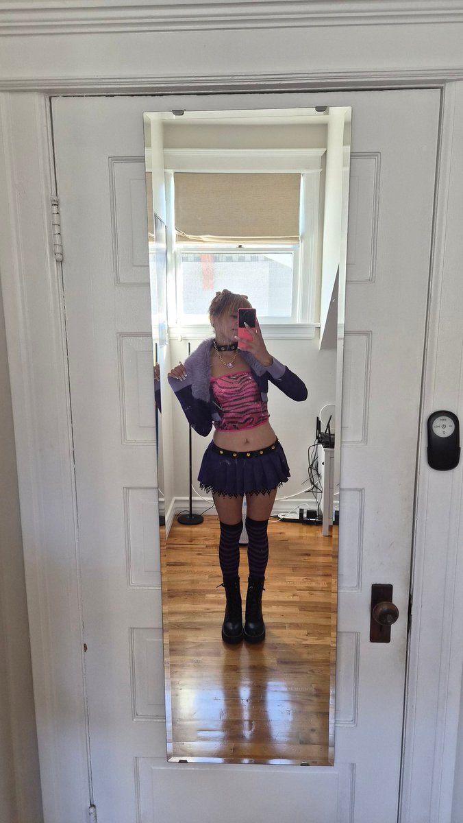mydeerbambii's tweet image. didnt get to wear my halloween costume out last week bcuz it was cold + rainy in portland but heres what it looks like on 💜  #HappyHalloween