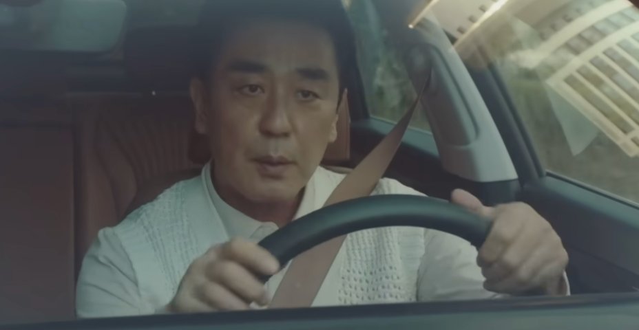 <이런 직장인이 인생을 바꾼다>

민수는 퇴근길마다 통장을 열어봤다.

숫자는 그럴듯했다. 적금, 예금, 연금저축까지 합하면 남들보다 나쁘지 않았다.

그런데 이상했다. 얼마 전만 해도 5천만 원이면 아파트 중도금쯤은 될 줄 알았는데, 이제는 분양권 청약조차 접근이 어려웠다.

돈은 그대로인데,