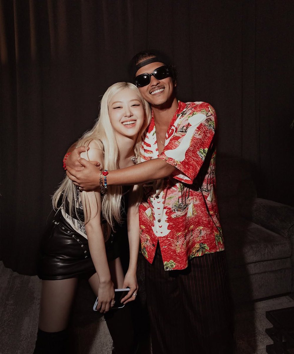 BBU_BLACKPINK's tweet photo. Congratulations to #ROSÉ and Bruno Mars #GRAMMYs https://t.co/la1Riy7U3j