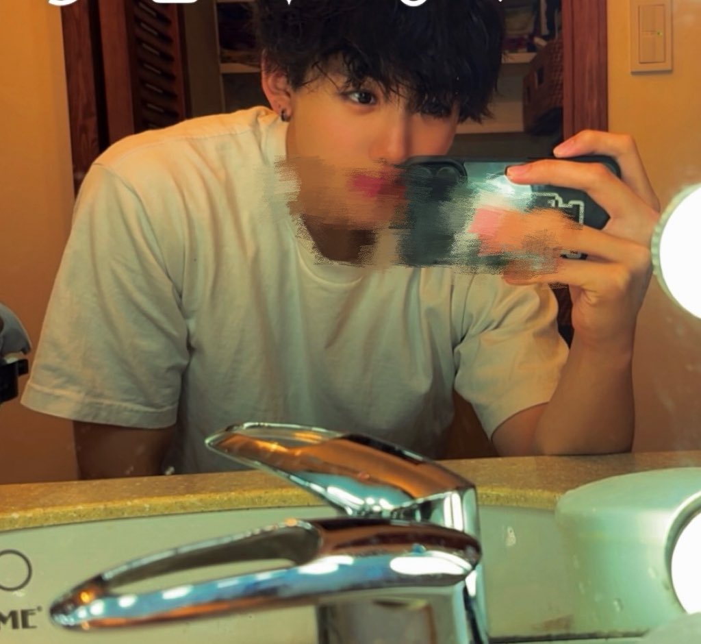 y4ECAvbGwH53778's tweet image. こう見えてタトゥー入ってます！
まあ恋人にしか見せないけど！
#dd #バイ