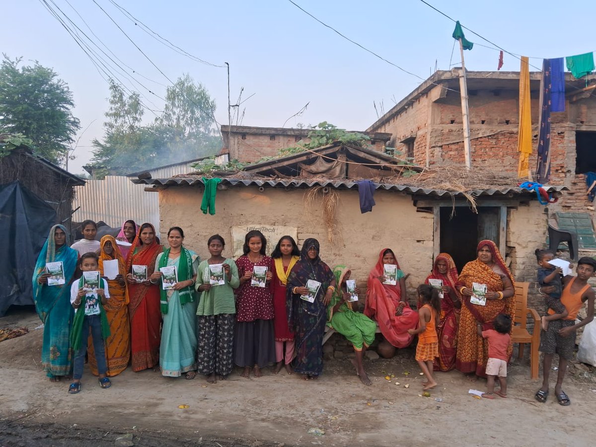 RJDbenipatti's tweet photo. विस्फी विधानसभा क्षेत्र में राष्ट्रीय जनता दल उम्मीदवार Asif Ahmad जी के लिए महिलाओं से जनसंपर्क करती हुई महिला प्रकोष्ठ की प्रदेश महासचिव @Gayatridevirjd जी।

@sanjuydv @yadavtejashwi @TeamTejashwi @yadavakhilesh https://t.co/mgV43ITqG4