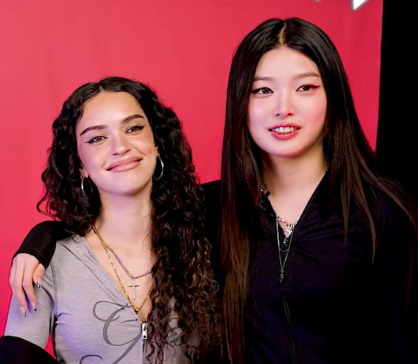 dgaf960's tweet photo. The height difference https://t.co/nCZzJddPxZ
