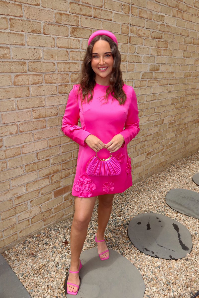 Bella Anderson tweet media