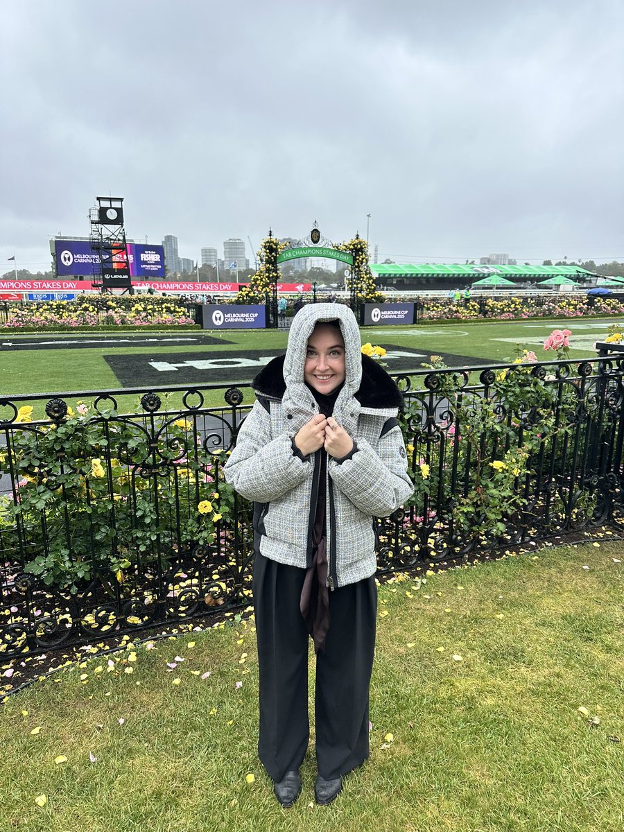 Bella Anderson tweet media