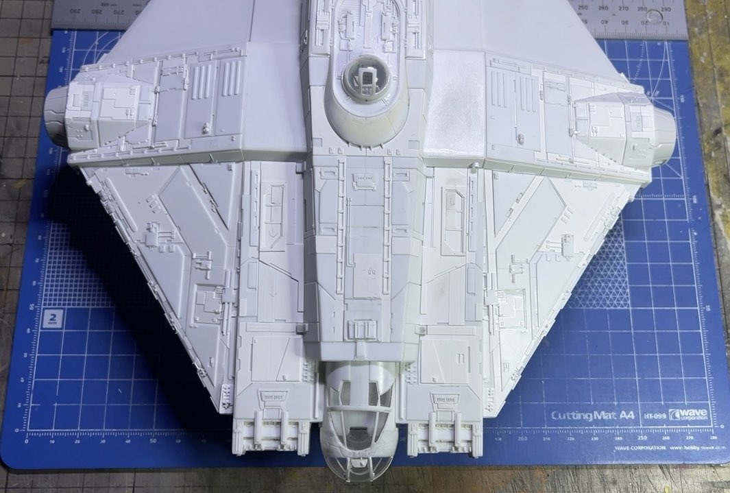 GillesV27t's tweet image. ドッキングポートのパネル上下４枚終わりました。ここのパネルは厚みが複雑でCGなんだなと。プロップ作ってる時代ならこうはならなかったんだろなと。
#144theghost #ghostphantomII #scratchbuild