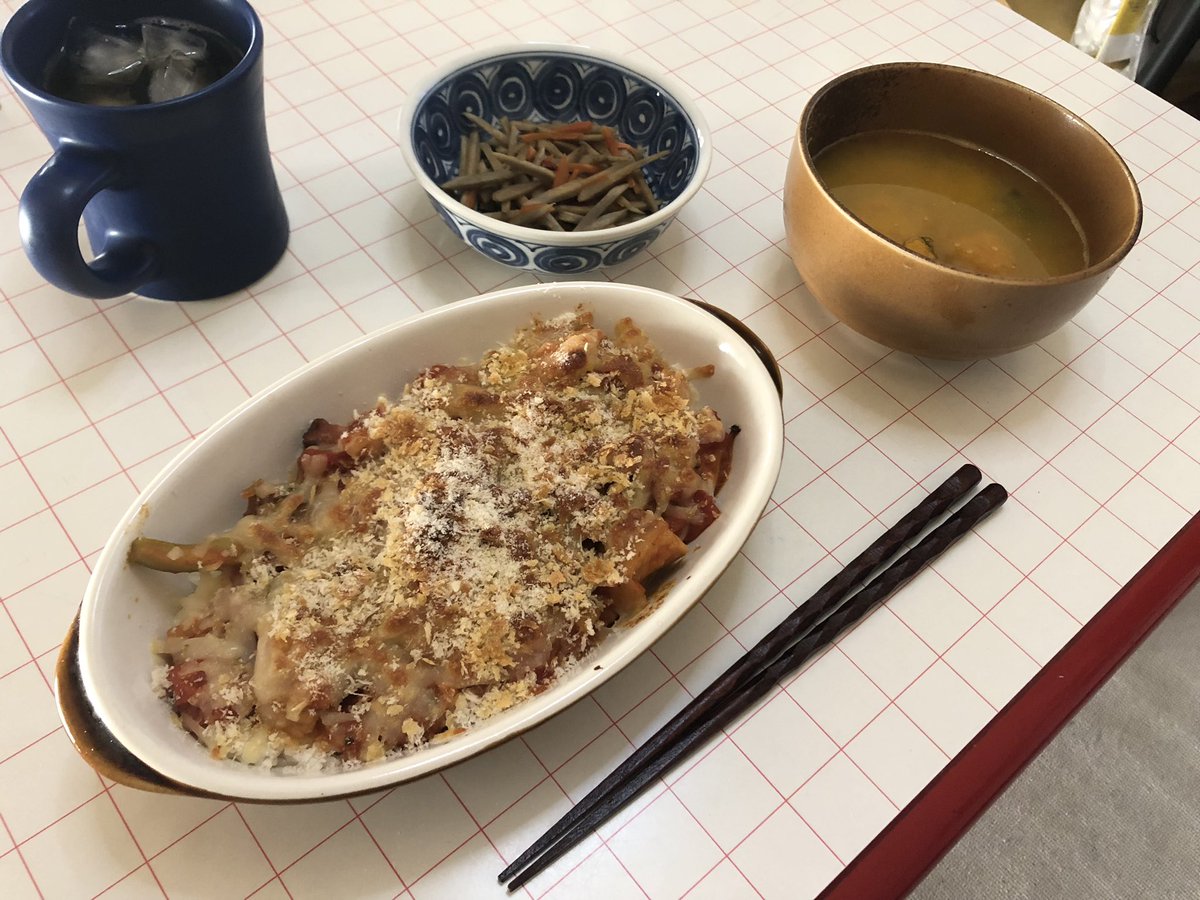 kitagsmooth's tweet photo. 朝ごはん♪♪♪
#鶏もものトマトソースドリア #ドリア #グラタン #イタリアン #きんぴらごぼう #カボチャのお味噌汁 #お味噌汁 #料理 #和食 #日本食 #おうちごはん #グルメ #福岡グルメ https://t.co/s4DTjPzueW