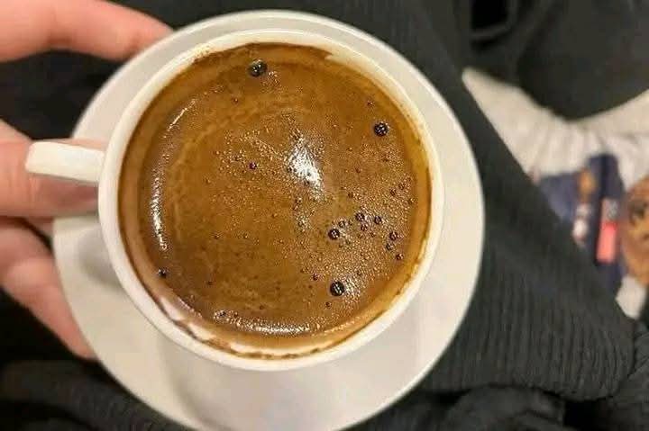 Ebraheim_15's tweet photo. فاكرة نفسها حاجة 
وهي كل حاجة حبيبة قلبي

( كوباية القهوة ) https://t.co/1VzcwfV5mq