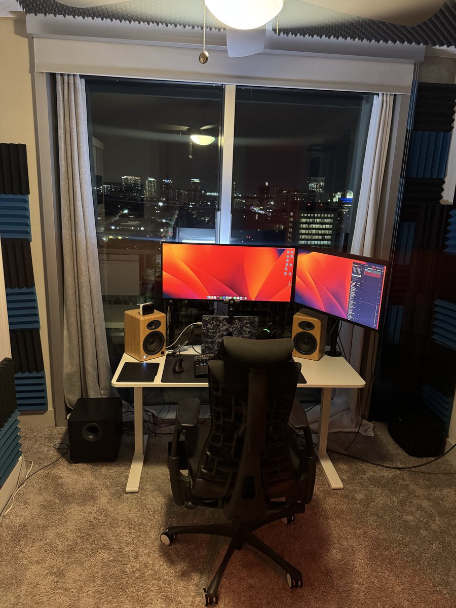 kurtyaz1's tweet image. Embody with a couple 5K monitors, A5 speaks a Sub and a Kinesis 2 keyboard
