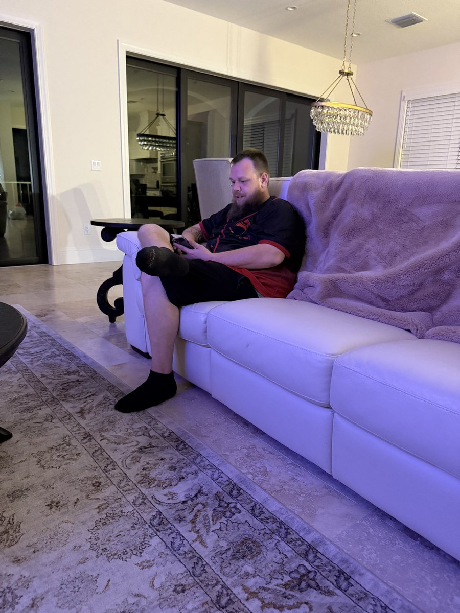 josephrochow's tweet image. what’s good ⚡️