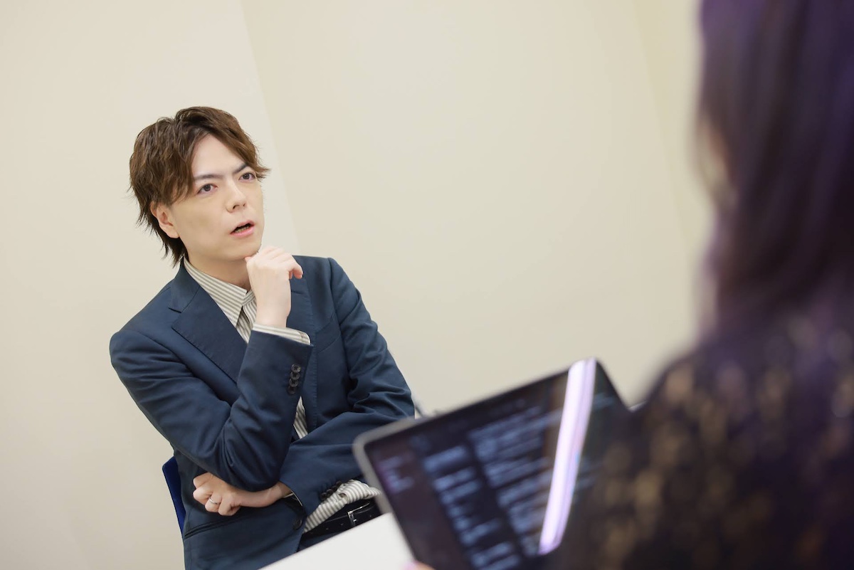 realsound_tech's tweet image. 【インタビュー】『シャドバWB』移行への本音「よく決断したな」　実況・解説の友田一貴に聞く、再始動への思い

realsound.jp/tech/2025/11/p…

#シャドバWB #友田一貴