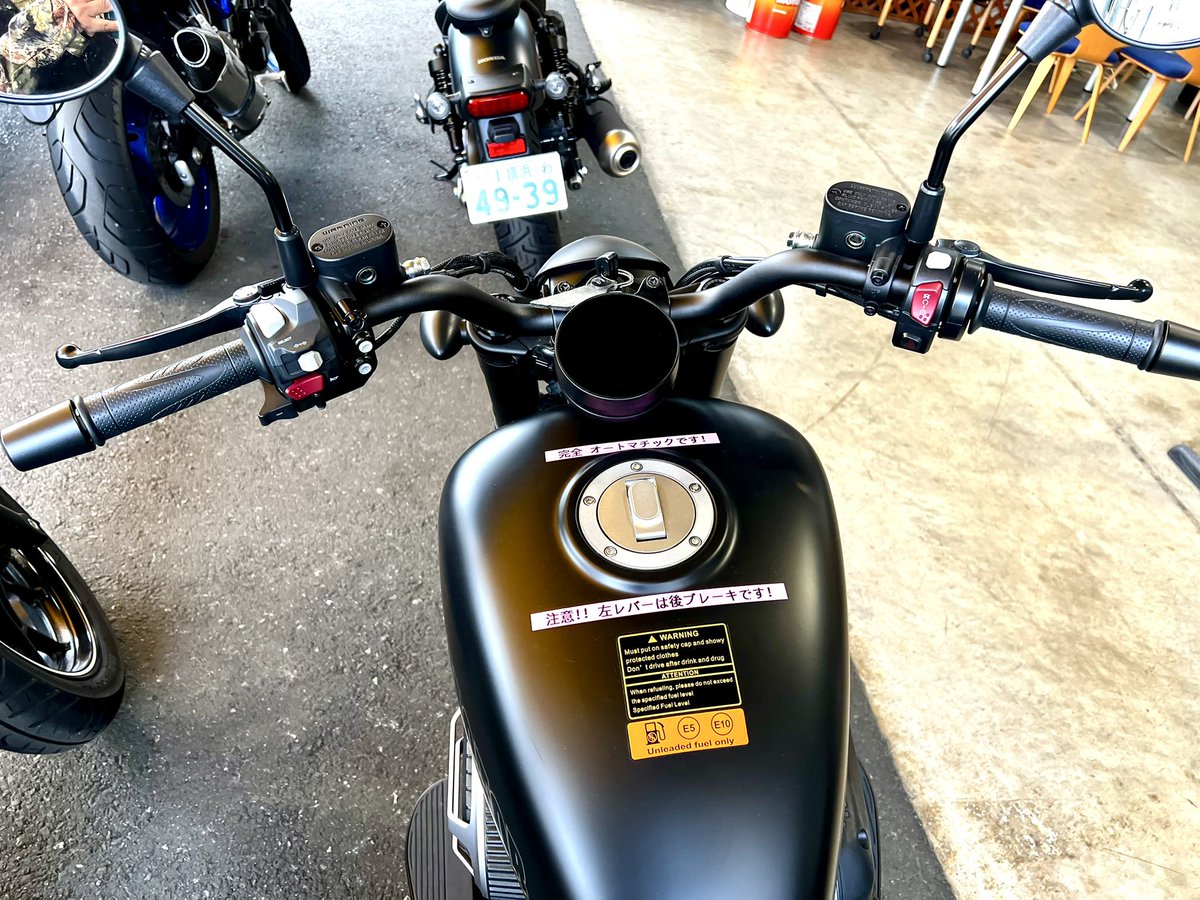 worth_master's tweet photo. 今日のMFD横浜店での試乗車の目玉はQJモータースの【SRV250A】です😍このバイクは完全AT車両です‼️クラッチは無く！完全AT走行が出来て、尚且つマニュアルモードもあり、左グリップのところにシフトアップ＆ダウンが出来るレバーがあり、メッチャ楽チンなバイクです❣️みんな乗りに来てチョ〜😍😍😍 https://t.co/EksAKhPMvm