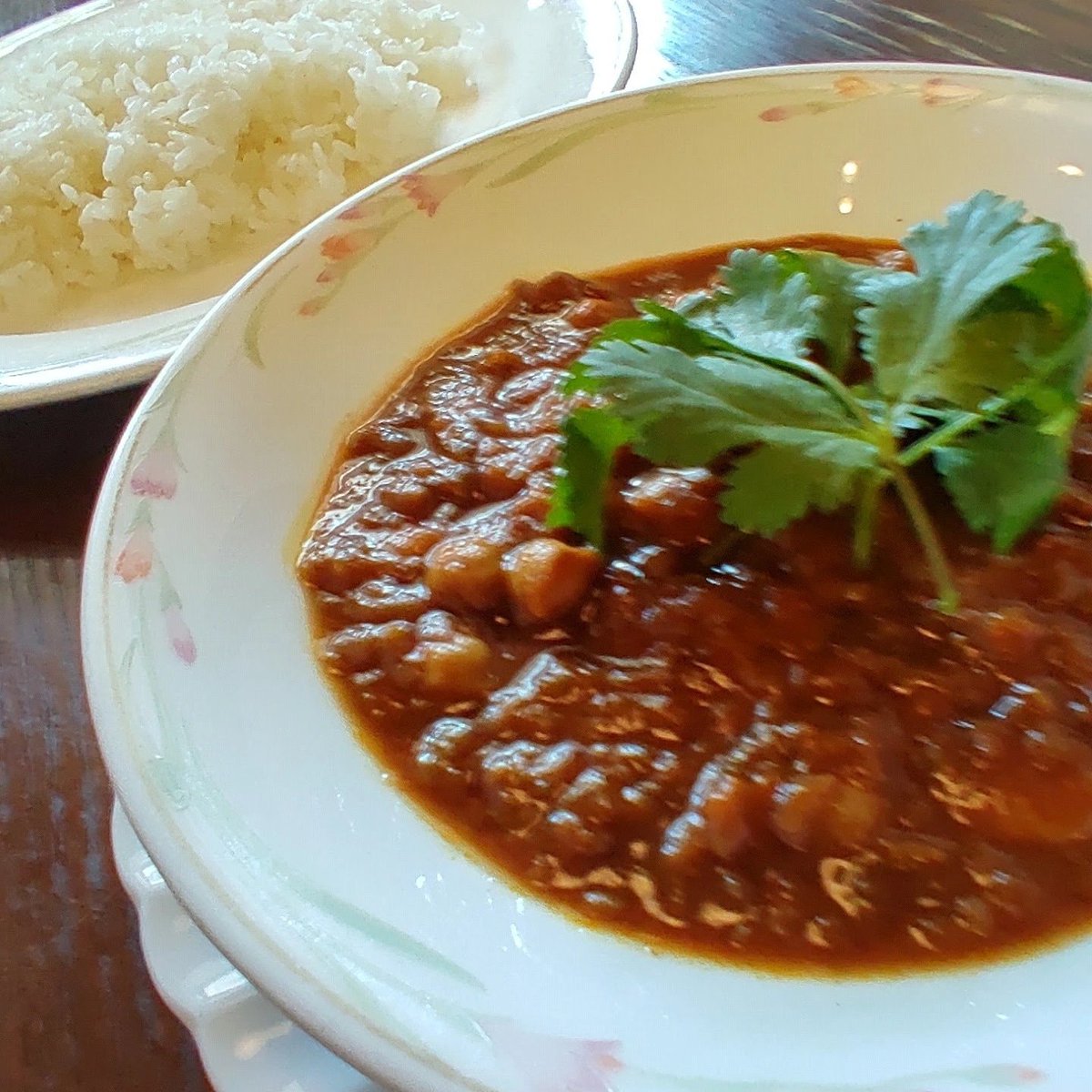 kareitei's tweet photo. おはようございます
華麗亭です
青空が広がり気持ちのいい日となりましたね☀
本日も皆様のご来店心よりお待ちしております🙇
11月オープン致します
＃華麗亭
＃カレー
＃欧風
＃スパイス
＃秋田 https://t.co/pra6rWMjHQ