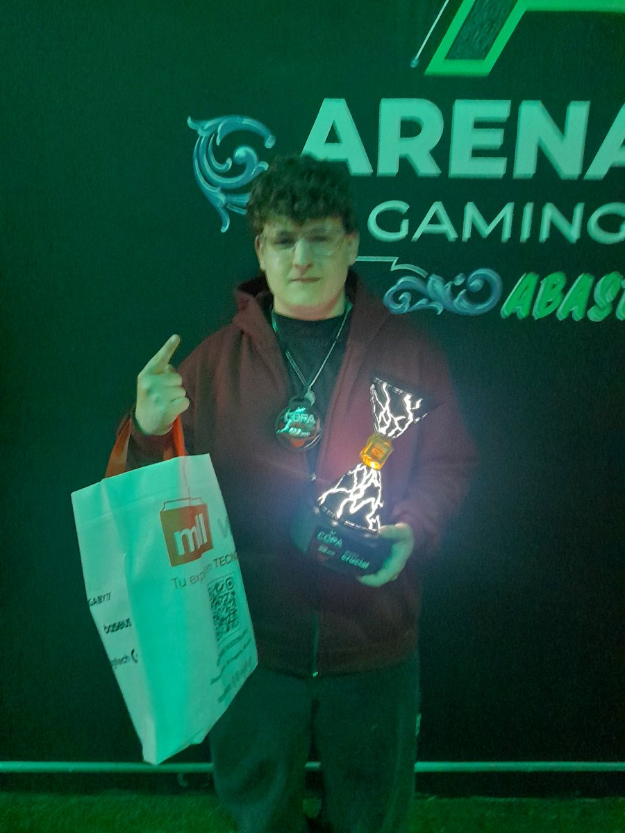 Primera LAN, Campeón y MVP, que orgulloso estoy de vos Hijo, a seguir así, nunca bajar los brazos, te amo <a href="/IgnacioPensa/">SykTap</a> 
#FamilyTap 🔫 
Gracias <a href="/RkTcaster/">RkT</a> y <a href="/lyssan_m/">Lyssan</a> por la onda de siempre , grandes profesionales y mejores seres humanos!