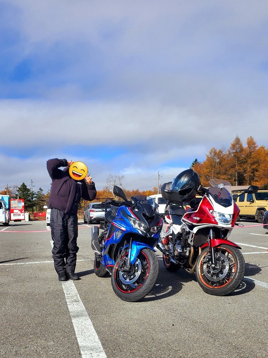 MsLABO6's tweet image. １年ぶりの親子ツーリング😄
#CB1300SB #NinjaZX4R #霧ヶ峰