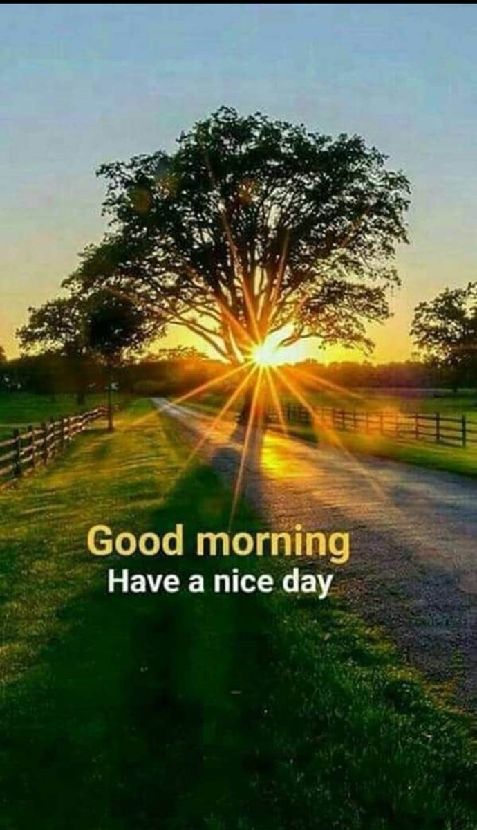 प्रकृति 
कभी-कभी जो तू चाहता है,
वो इसलिए नहीं मिलता,
क्योंकि मैं तुझे उससे बेहतर देने वाला हूँ।
सुप्रभात नमस्कार 🙏🙏🤗😘