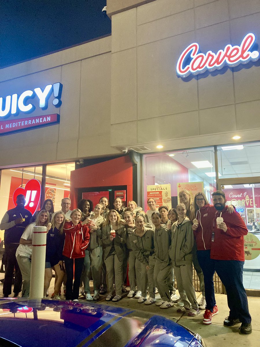 NJITWBB's tweet image. 🍦the sweet taste of victory🍦

#RollTech ⚔️