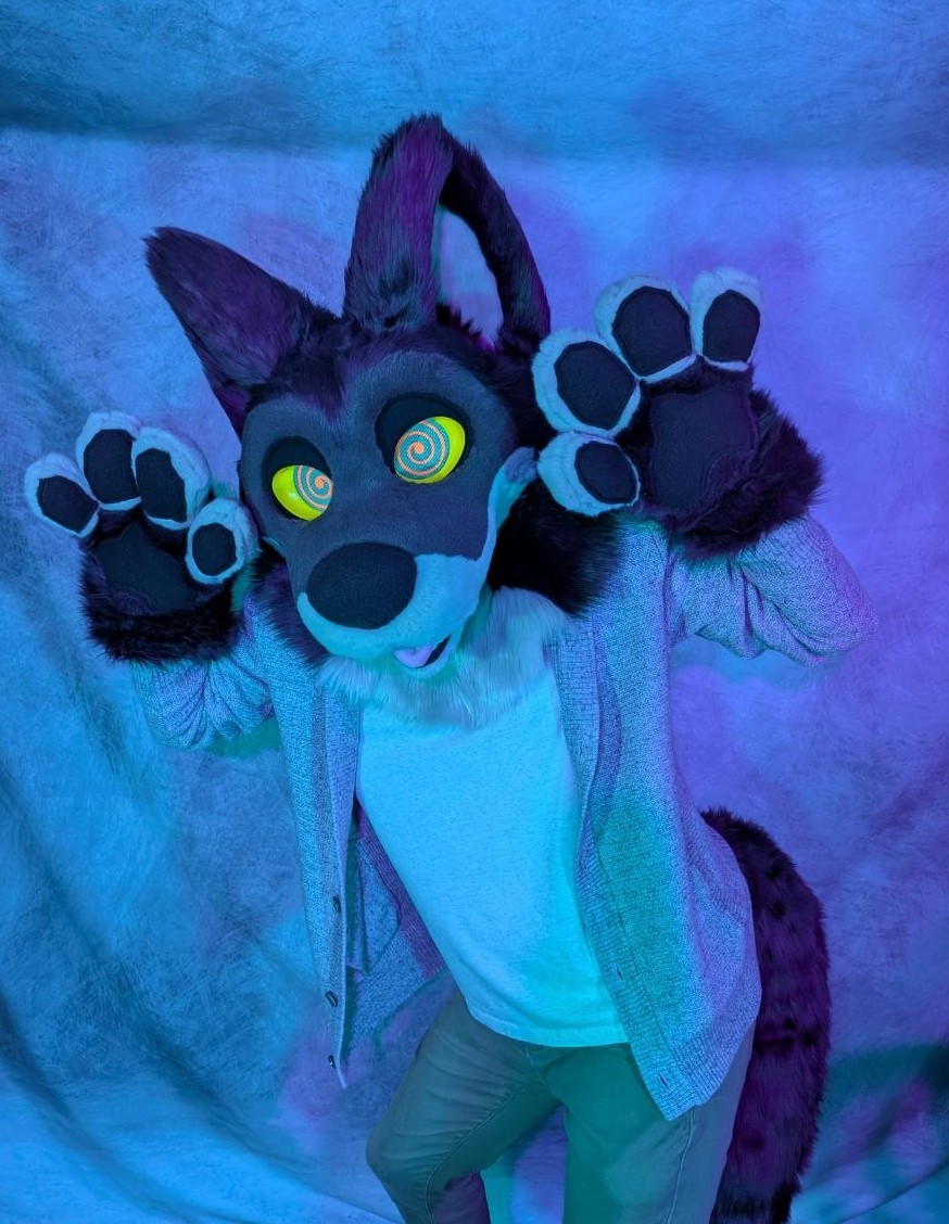 Furrealzies tweet media