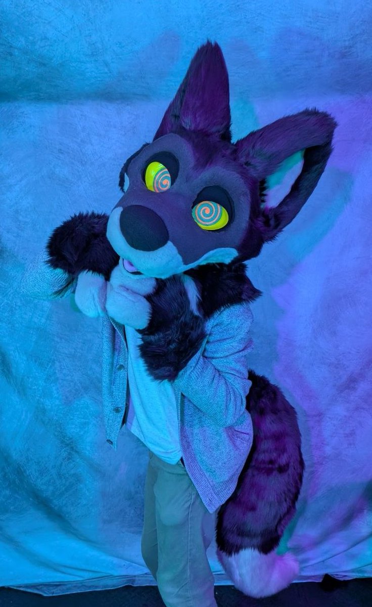Furrealzies tweet media