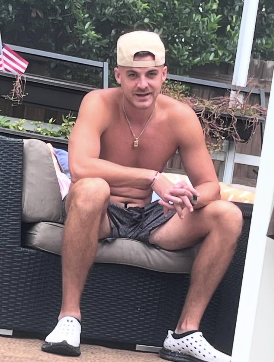 Fag4Celebs's tweet photo. RT if you’d swallow his nut 😋 https://t.co/j6aH7er5gb
