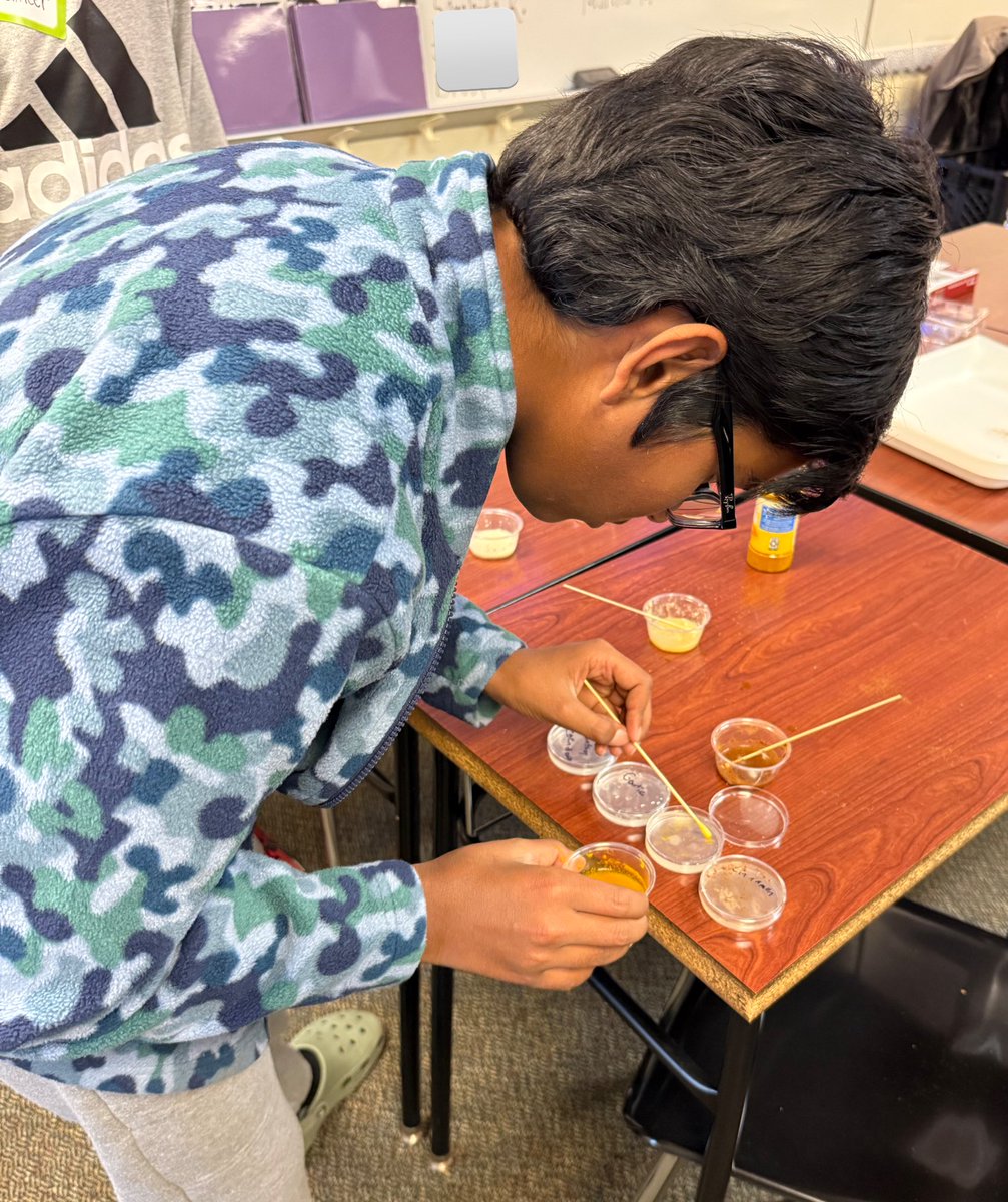 We loved welcoming @Alcosan for “The Hidden Life of Spices” experiment— a flavorful, hands-on National Chemistry Week experience showing how science and everyday life connect! 🌶️🔬 Huge thanks for inspiring our middle school Lion Learners!🦁