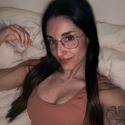 MeraValen's tweet photo. #NuevaFotoDePerfil https://t.co/NijLDlshyV