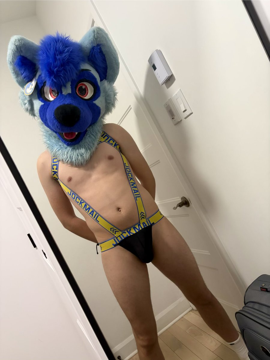 New fit, come pet~

📸: <a href="/Kais_AfterDark/">Kai’s Secret Stash 🔜 🎾</a>