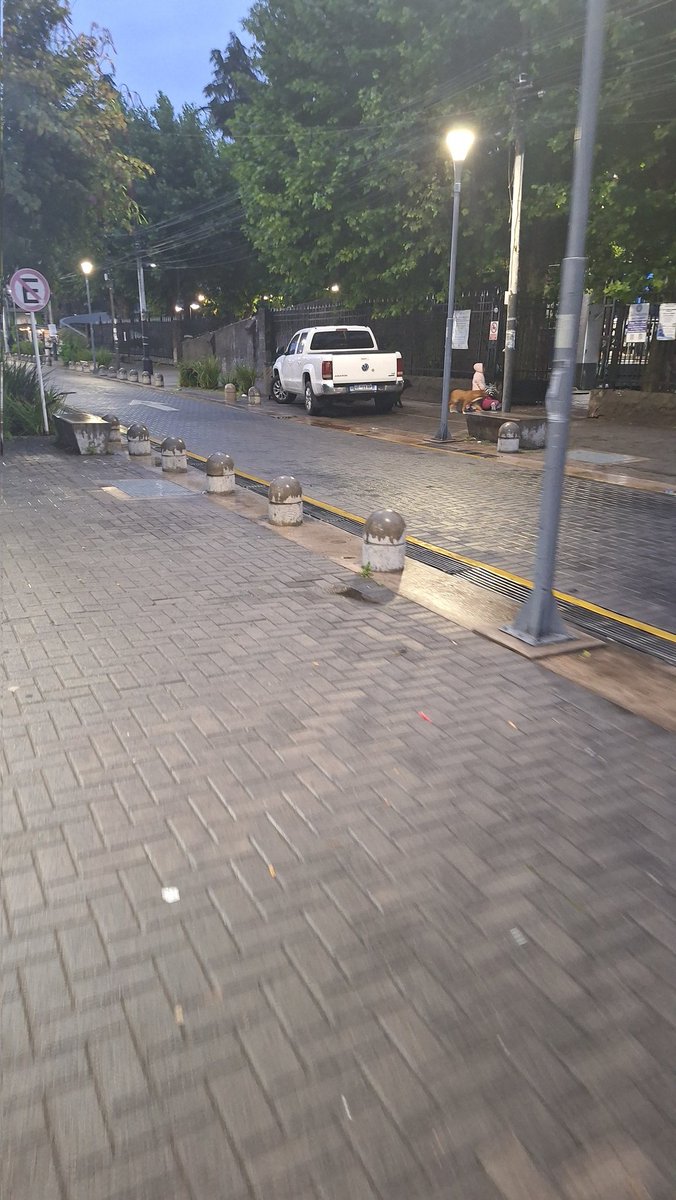 A lo lejos ya había olorcito a tremendo boludo, y sí... No podia fallar <a href="/BoludoscnAmarok/">Boludos con Amarok</a>