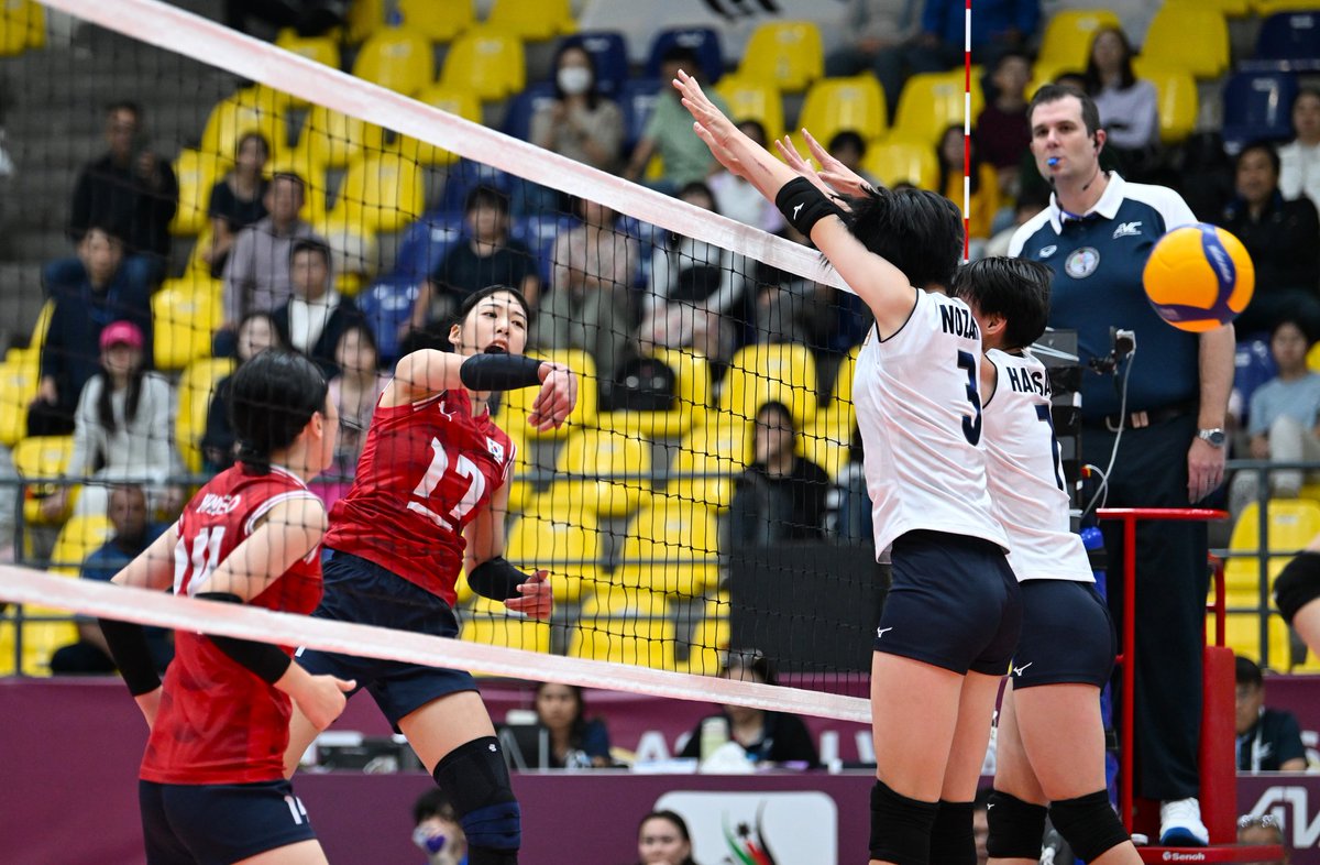 volleytrails's tweet photo. ๐ฐ๐ท South Koreaโs team captain Son Seoyeon, who stands at 181 cm, delivered a phenomenal performance, scoring 34 points, with 31 attacks (31/67) and 3 blocks, to stun defending champions ๐ฏ๐ต Japan in a thrilling five-set victory.
#AVCU16 #Volleyball
๐ธ AVC https://t.co/hhdR8jaSSH