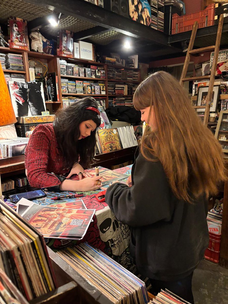 juliisversion's tweet image. bebé hermosa te amo más q a mi misma @blairbladdee 💙