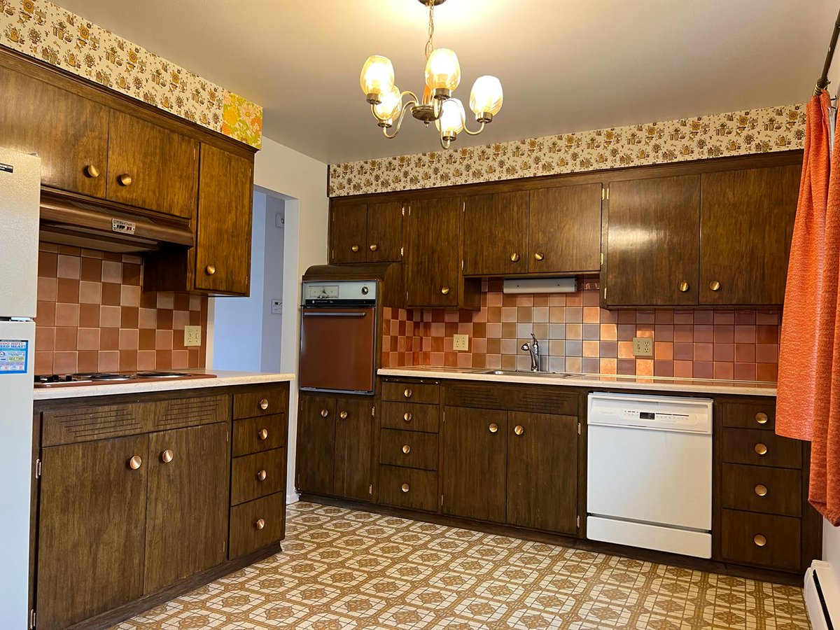 NukeyRealty's tweet image. ✨ Rent-ready &amp;amp; updated! 4BD/2BA (2,392 sq. ft.) home w/ open layout, mini-split heating &amp;amp; cooling, &amp;amp; fenced yard perfect for pets 🐾

📍 3728 W Delbert Ave, Spokane
💰 $2,295/mo | Avail 11/10/25 | 🐶 Pet-friendly

👉 ow.ly/7WM250XloaO

#SpokaneWA #ForRent