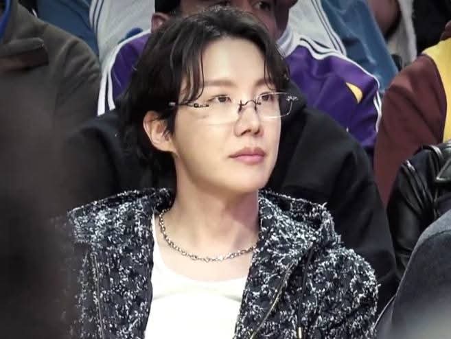 I vote for #jhope at #2025MAMAVOTE