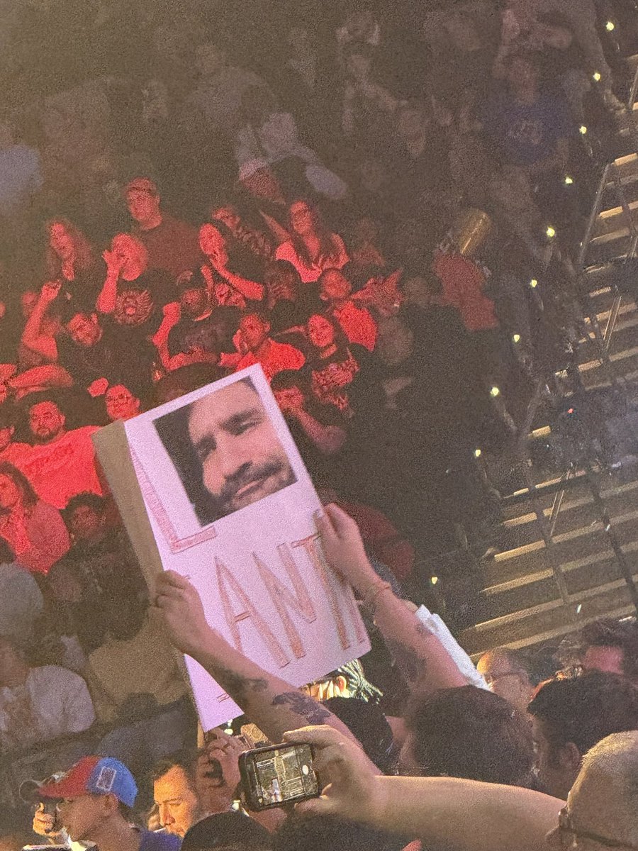 Golfupdates2023's tweet photo. Oil up sign at Smackdown tn @MrSantiZap https://t.co/aEVhfNQrFp