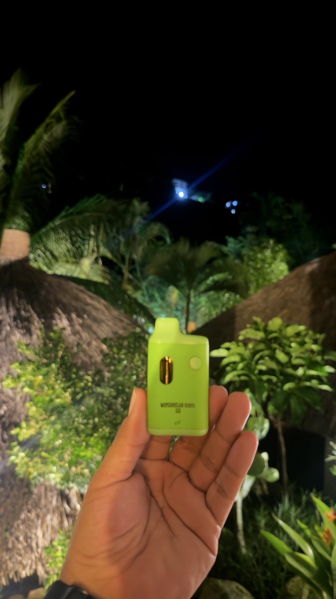 Vaper cortesía de <a href="/HappyKush69/">HappyKush Qro 420 🌿🪴 4:20</a> para pasarla rico en #Zipolite #PlayaAmor #Huatulco #Mazunte #PuertoEscondido y de más lugares 😂