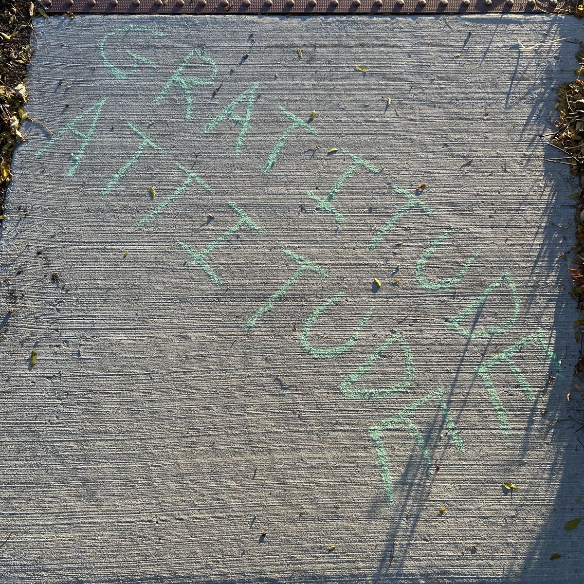 Chalk vibes is claiming corners. 

Everyone that sees me says “thank you” or “your chalk brightness my day”

Do you get it yet?  Chalk vibes sends positive vibrations that will ripple throughout the world. 

Can you feel it?  

Fish bounty still available. I want that fish